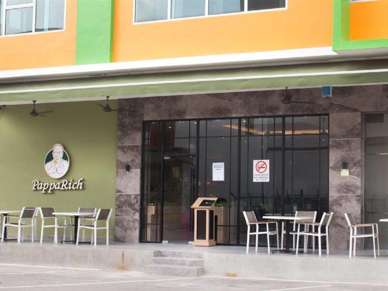Spring Season Hotel Muar Extérieur photo