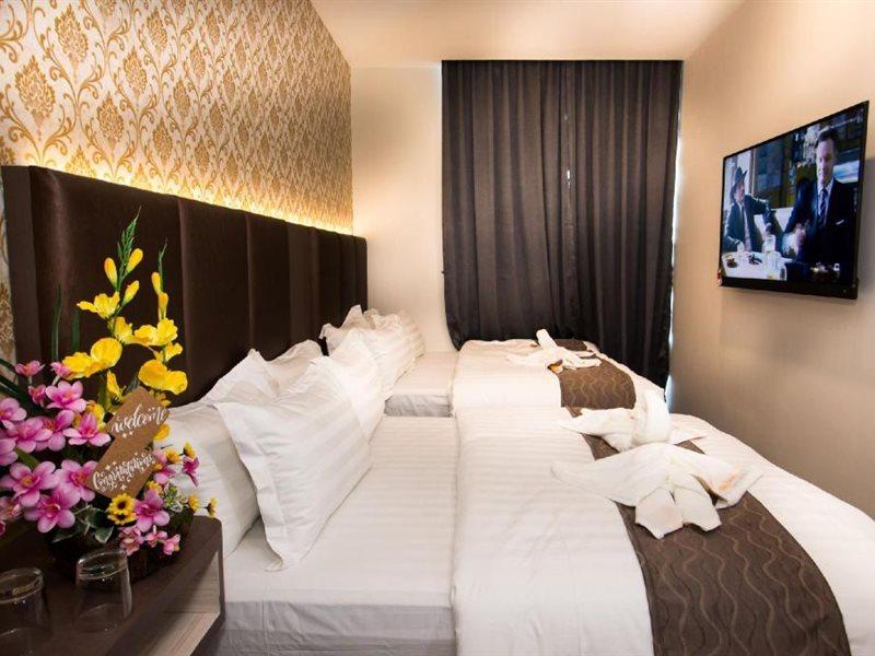 Spring Season Hotel Muar Extérieur photo