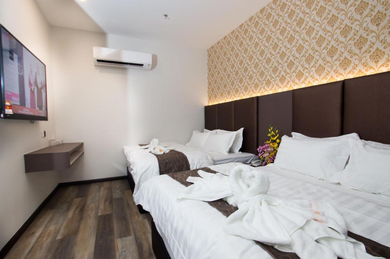 Spring Season Hotel Muar Extérieur photo