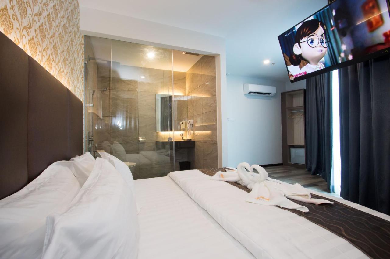 Spring Season Hotel Muar Extérieur photo