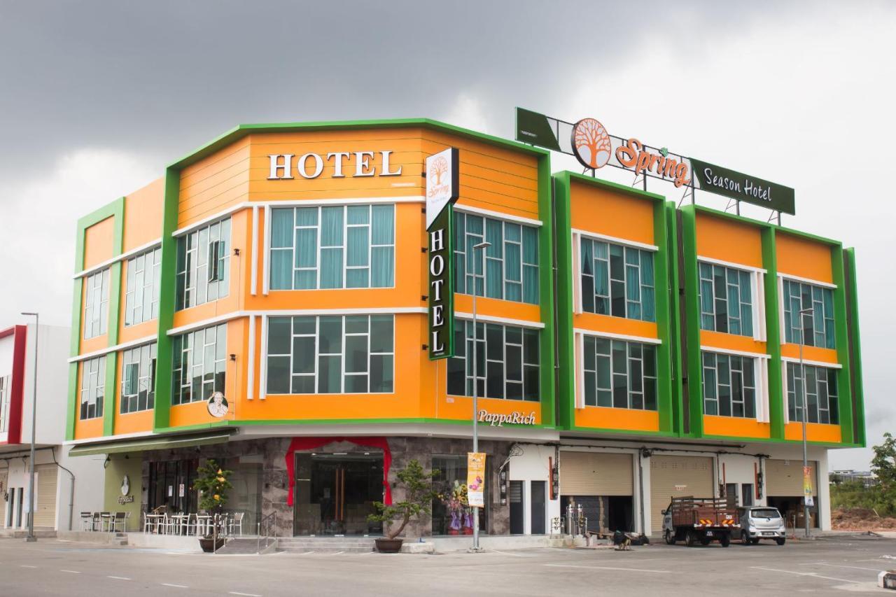 Spring Season Hotel Muar Extérieur photo