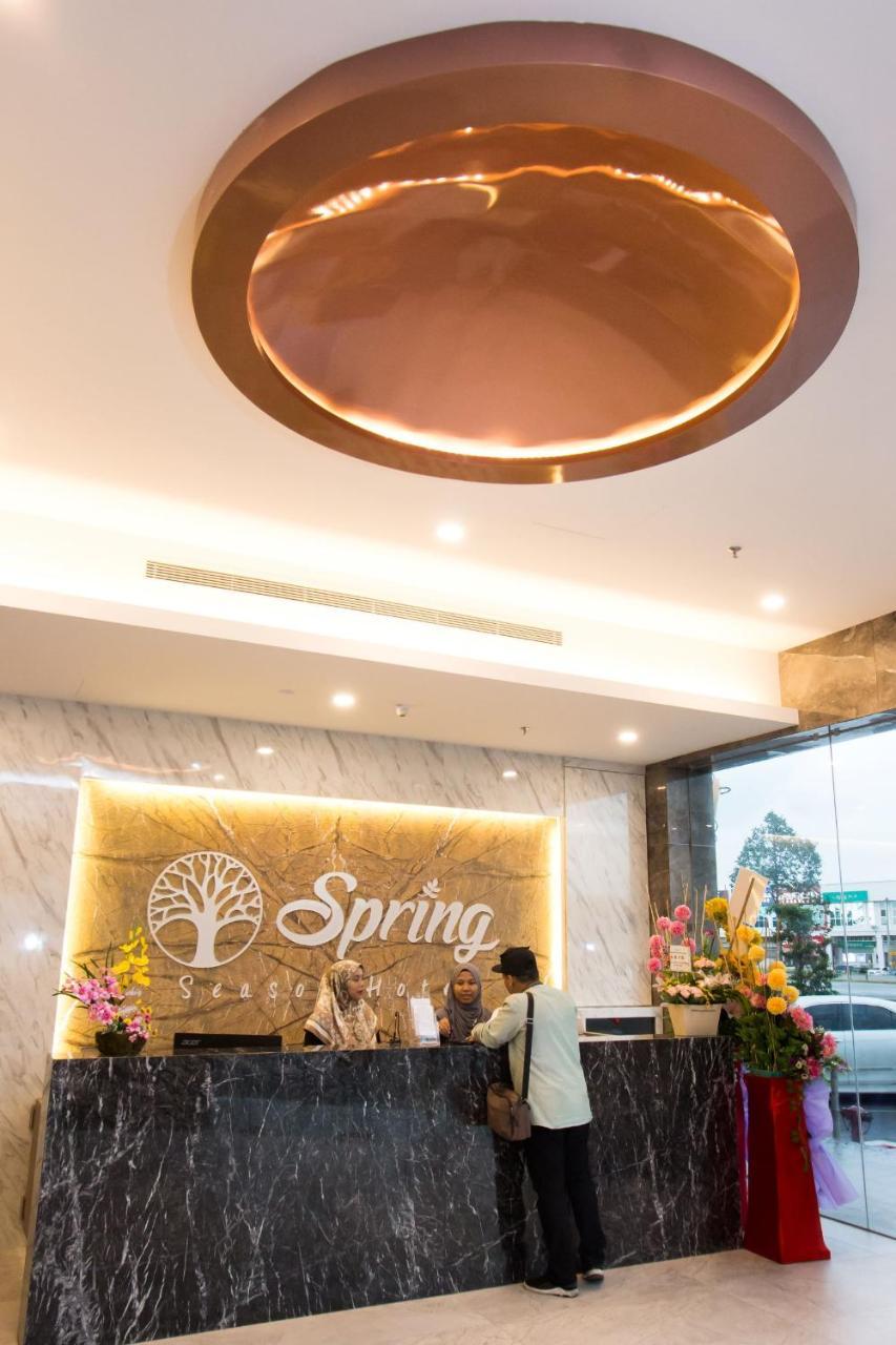Spring Season Hotel Muar Extérieur photo