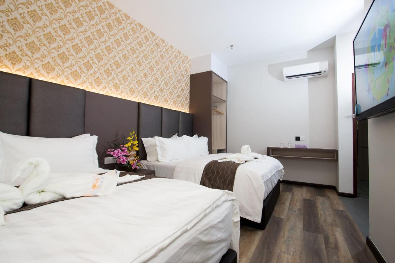 Spring Season Hotel Muar Extérieur photo